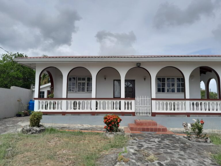 S027 – HOUSE FOR SALE IN SAPHIE, LABORIE